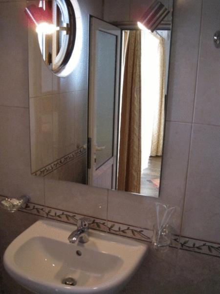 Family Hotel Hit Kiten  Εξωτερικό φωτογραφία